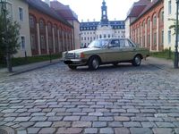 Gebraucht Mercedes 230 109 PS (80 kW) 1977 Gelb Limousine