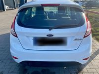Gebraucht Ford Fiesta 60 PS (44 kW) 2015 Weiß Coupé