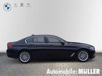 Gebraucht BMW 520 Luxury Line 184 PS (135 kW) 2018 Black sapphire metallic Limousine
