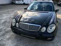 Usado Mercedes E220 150 CV (110 kW) 2004 Negro Berlina