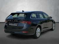Gebraucht Skoda Octavia Selection 150 PS (110 kW) 2024 Blackmagic perleffekt Kombi