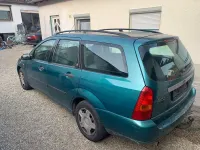 Used Ford Focus Ghia 101 HP (74 kW) 2000 Green Estate