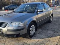 Usata VW Passat Basis 131 CV (96 kW) 2003 Grigio Berlina