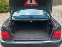 Gebraucht Mercedes E420 279 PS (205 kW) 1996 Blau Limousine
