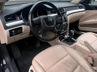 Gebraucht Skoda Superb 105 PS (77 kW) 2011 Schwarz Kombi