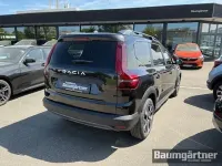 Neu Dacia Jogger Expression 141 PS (103 kW) 2026 Grau Van / Kleinbus