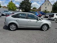 Gebraucht Ford Focus Ghia 145 PS (106 kW) 2007 Silber Limousine