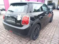 Gebraucht Mini Cooper 136 PS (100 kW) 2020 Midnight black metallic midnight black metallic Kleinwagen