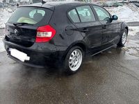 Gebraucht BMW 118 122 PS (89 kW) 2006 Schwarz Kleinwagen