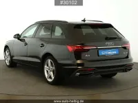 Gebraucht Audi A4 Basis 163 PS (119 kW) 2022 Schwarz Kombi