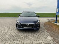 Gebraucht Hyundai i30 140 PS (102 kW) 2017 Blau Kombi