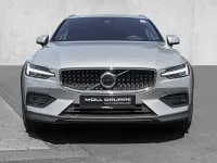 Gebraucht Volvo V60 CC Plus 197 PS (144 kW) 2024 Silver dawn / metallic Kombi