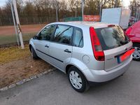 Gebraucht Ford Fiesta 80 PS (58 kW) 2002 Silber Kleinwagen