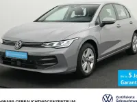 Gebraucht VW Golf VIII Life 116 PS (85 kW) 2025 Mondsteingrau Limousine