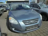 Używany Kia Ceed 126 KM (92 kW) 2009 Niebieski Hatchback