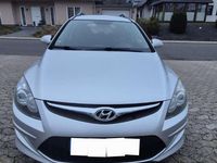 Gebraucht Hyundai i30 116 PS (85 kW) 2011 Silber Kombi