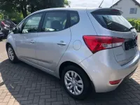 Gebraucht Hyundai ix20 90 PS (66 kW) 2017 Silber Kleinwagen