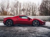 Gebraucht Ferrari 296 829 PS (609 kW) 2024 Rot