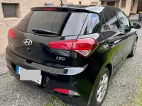 Gebraucht Hyundai i20 Passion 101 PS (74 kW) 2016 Schwarz Limousine