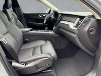 Gebraucht Volvo XC60 Core 250 PS (183 kW) 2025 Vapour grey / metallic SUV