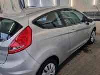 Gebraucht Ford Fiesta 82 PS (60 kW) 2011 Silber Kleinwagen