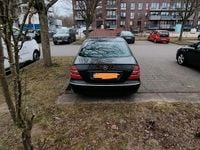 Second-hand Mercedes E240 177 CP (130 kW) 2004 Negru Berlinǎ