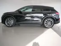 Gebraucht Audi Q4 e-tron Ambiente 210 kW (286 PS) 2025 Mythosschwarz metallic SUV