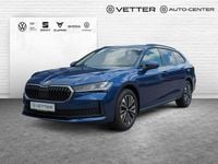 Neu Skoda Superb Essence 150 PS (110 kW) 2025 Blau Kombi