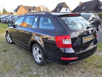Gebraucht Skoda Octavia Ambition 105 PS (77 kW) 2014 Schwarzmagic perleffekt Kleinwagen