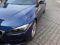 Gebraucht BMW 325 224 PS (164 kW) 2017 Blau Kombi
