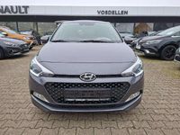 Gebraucht Hyundai i20 YES! 84 PS (61 kW) 2016 Stardust metallic Kleinwagen