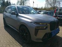 Gebraucht BMW X7 M Sport 352 PS (258 kW) 2024 Grau SUV