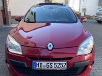 Gebraucht Renault Mégane Dynamique 110 PS (80 kW) 2009 Rot Limousine