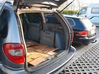 Usado Chrysler Voyager 150 HP (110 kW) 2006 Cinzento Monovolume