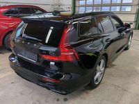 Gebraucht Volvo V60 R-Design 341 PS (250 kW) 2021 Black stone Kombi