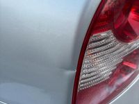 Second-hand VW Passat 116 CP (85 kW) 2004 Argintiu Berlinǎ