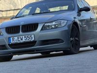 Gebraucht BMW 320 150 PS (110 kW) 2005 Grau Limousine