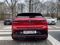 Gebraucht Renault Megane E-Tech Techno 160 kW (218 PS) 2023 Dezirrot + dolomitengrau Limousine