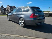Gebraucht BMW 320 150 PS (110 kW) 2007 Grau Kombi