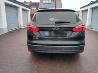 Gebraucht Ford Focus Titanium 120 PS (88 kW) 2018 Schwarz Kombi