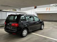 Gebraucht VW Touran 105 PS (77 kW) 2014 Schwarz Van / Kleinbus
