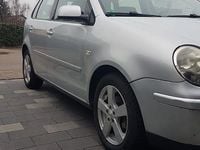 Second-hand VW Polo Basis 75 CP (55 kW) 2003 Argintiu Berlinǎ