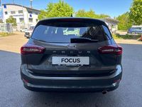 Neu Ford Focus Titanium 116 PS (85 kW) 2025 Grau Limousine