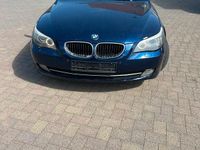 Gebraucht BMW 525 197 PS (144 kW) 2007 Blau Kombi