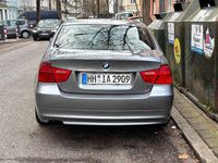 Gebraucht BMW 318 143 PS (105 kW) 2011 Silber Limousine