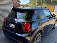 Gebraucht Mini Cooper SE 135 kW (184 PS) 2023 Schwarz Kleinwagen