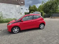 Gebraucht Toyota Aygo X-play 69 PS (50 kW) 2014 Rot Kleinwagen