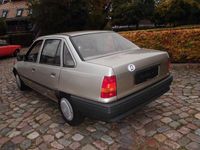 Gebraucht Opel Kadett 75 PS (55 kW) 1986 Gold Limousine