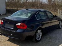 Gebraucht BMW 325 218 PS (160 kW) 2004 Blau Limousine