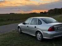 Second-hand Opel Vectra 101 CP (74 kW) 2000 Berlinǎ